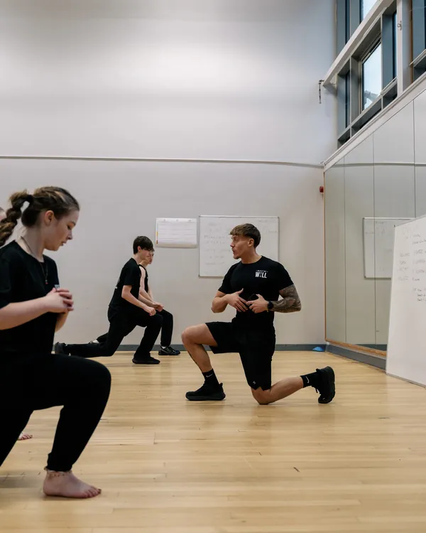 Will demonstrating a lunge during group instruction